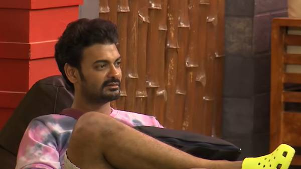 கடுப்பான தாமரை 