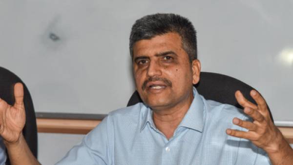 யார் இந்த அதிகாரி அஜய் சேத் 