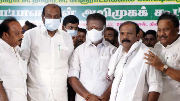 கட்சி தாவும் நிர்வாகிகள் 