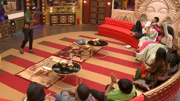  யார் அந்த நபர் 