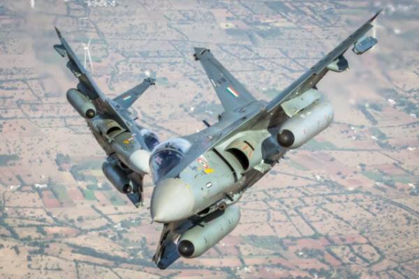 ஆயுதம் ஏந்தும் மக்கள் 