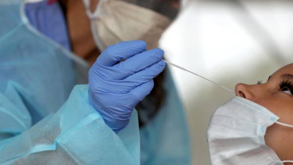 ஒரே குடும்பத்தைச் சேர்ந்த 6 பேர் ஒரே குடும்பத்தைச் சேர்ந்த 6 பேர்