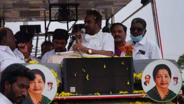  வேலுமணி