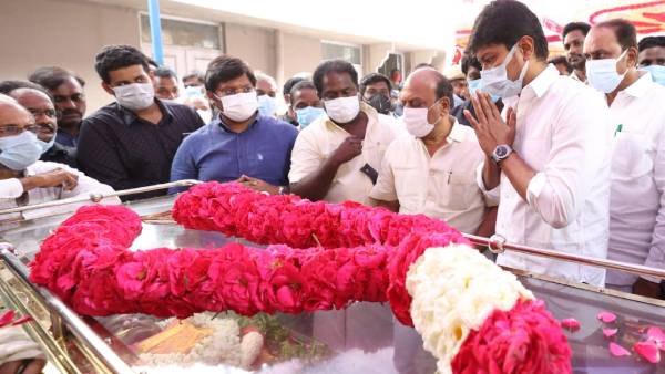 நேரில் அஞ்சலி 