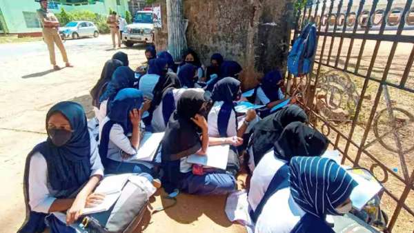 மாணவிகள் ஹிஜாப் மாணவிகள் ஹிஜாப்