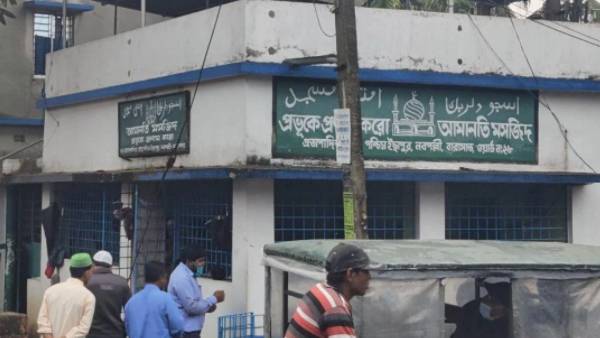  50 ஆண்டுகளாக மசூதி பராமரிப்பு 