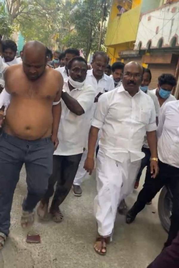 முன்னாள் அமைச்சர் ஜெயக்குமார் 