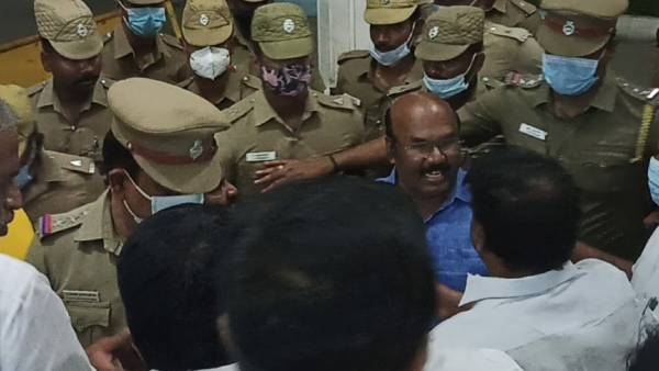  ஜெயக்குமார் மீது வழக்குப் பதிவு 