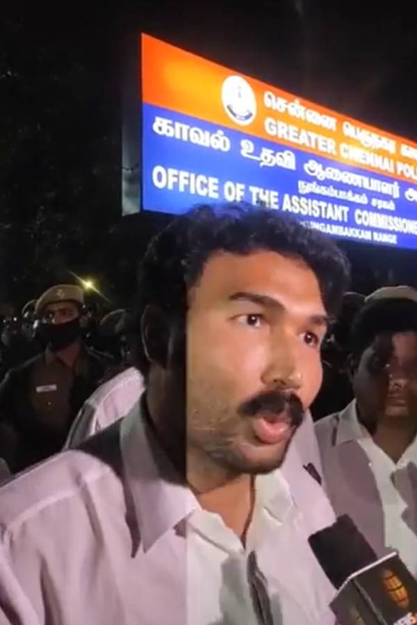 ஜனநாயக படுகொலை ஜனநாயக படுகொலை