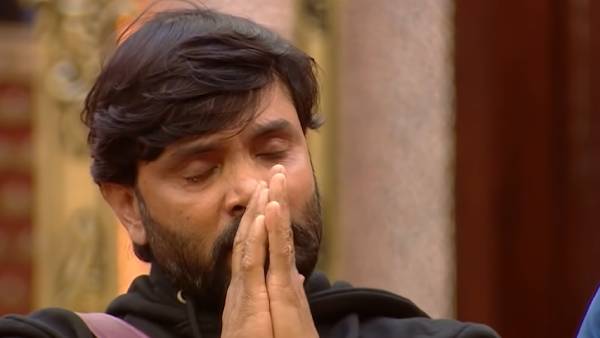 கண் கலங்கிய சினேகன் 