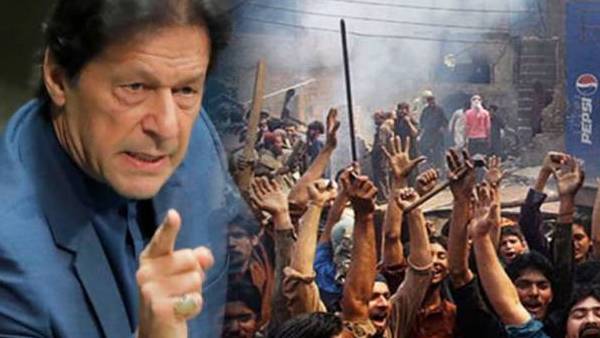  கல்லாலேயே தாக்கினர்