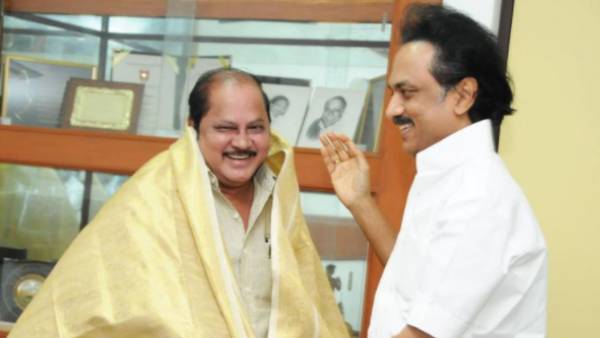  திமுகவில் இணைந்தார்