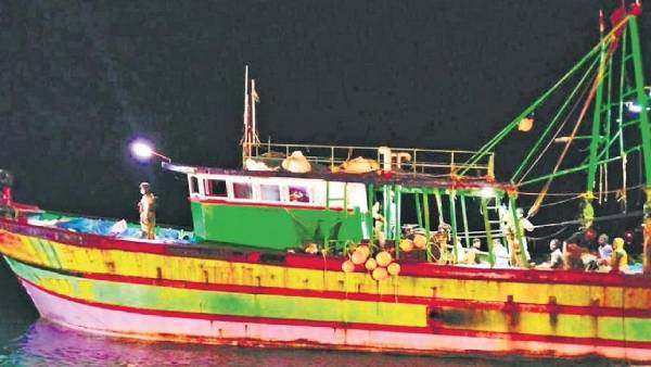 தமிழக படகுகள் ஏலம் தமிழக படகுகள் ஏலம்