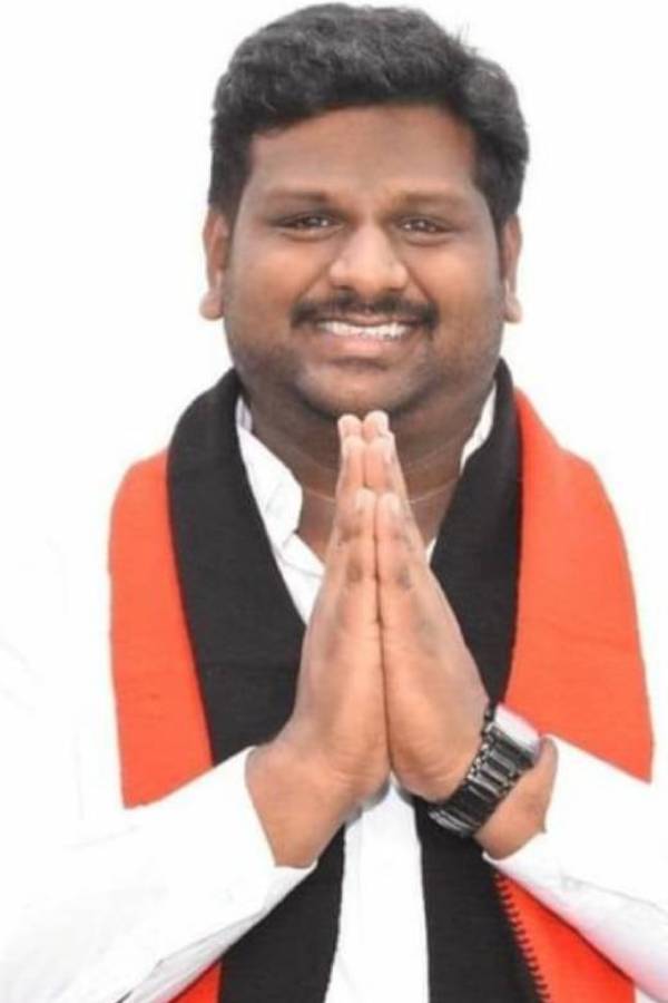 அமைச்சர் மகன் அமைச்சர் மகன்