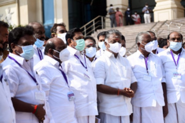 அதிமுக புறக்கணிப்பு 