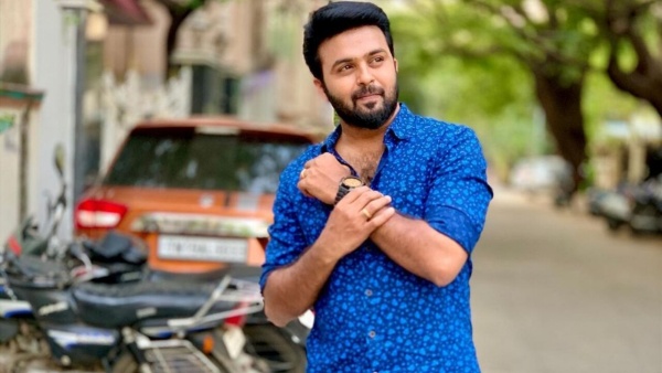 வேற லெவல் காமெடி சீன்கள்