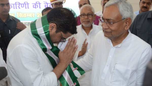  திடீர் சந்திப்பு