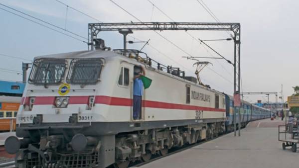  சிறப்பு ரயில்கள்