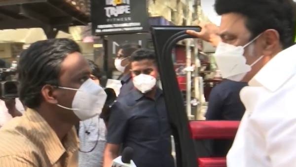 இளைஞர் கோரிக்கை இளைஞர் கோரிக்கை