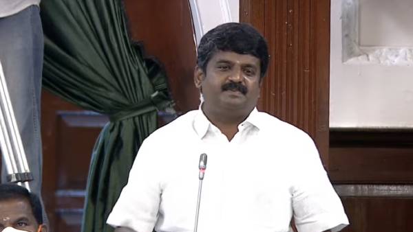 விஜயபாஸ்கரால் சர்ச்சை 