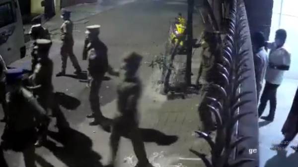 போலீஸ் ரகசிய ஸ்பாட் போலீஸ் ரகசிய ஸ்பாட்