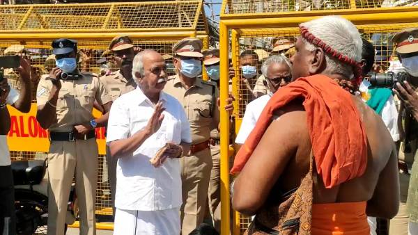 தேவாரம் பாட அனுமதி மறுப்பதா? 