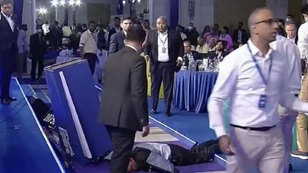  மயங்கினார் 