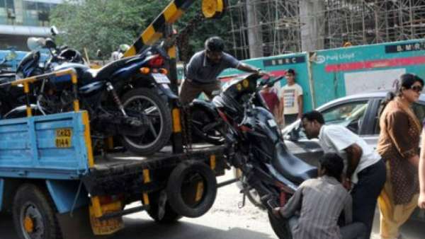 இழுத்துட்டு போகாதீங்க