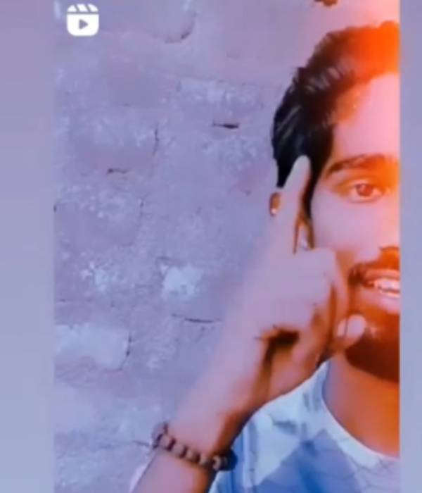 லைக்ஸுக்கு ஆசைப்பட்டு லைக்ஸுக்கு ஆசைப்பட்டு