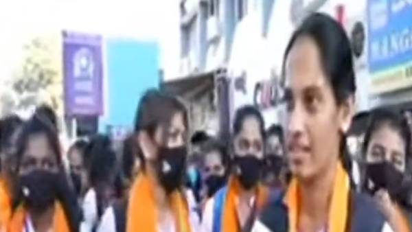 ஹிஜாப் அணிய தடை 