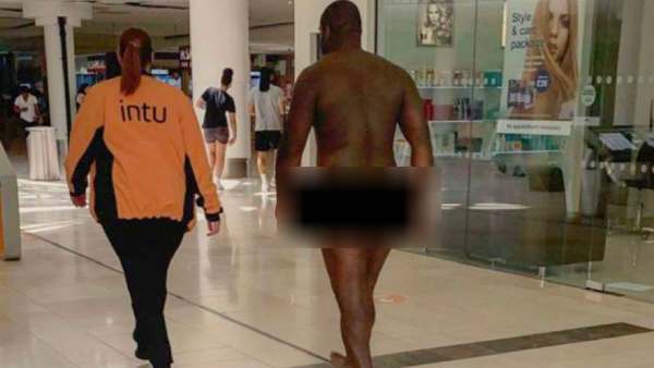 துணியே இல்லாமல் 