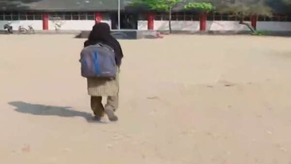 ஹிஜாப் நீக்கம் 