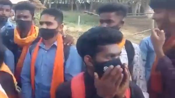 யார் இவர்கள்? 