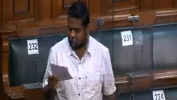 எம்.பி செந்தில்குமார் 