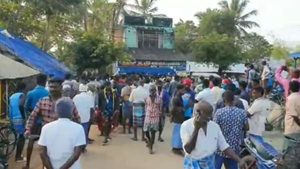 தூக்கிட்டு தற்கொலை 