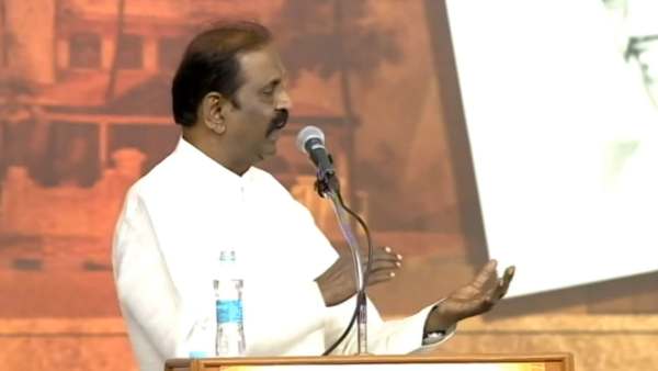 பெண்மையை போற்றும் வைரமுத்து 