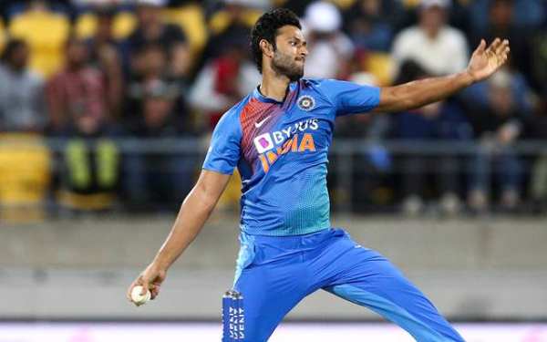 யார் இவர்? 