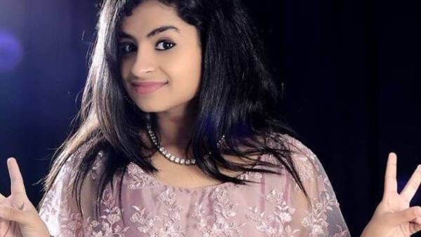 தொடர்ந்து கலக்கி வரும் சிவாங்கி தொடர்ந்து கலக்கி வரும் சிவாங்கி