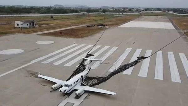 விமானியின் உரிமம் ரத்து 