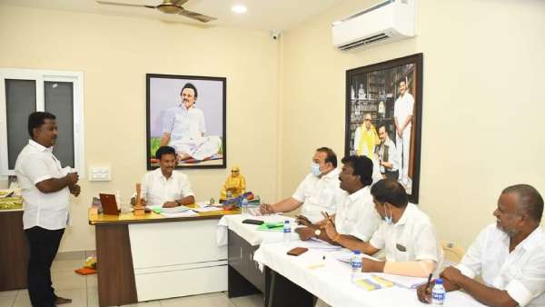 பலர் போட்டி 