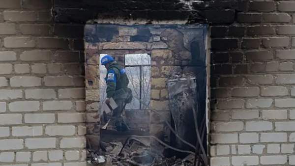 குடியிருப்பு பகுதிக்குள் தாக்குதல் 