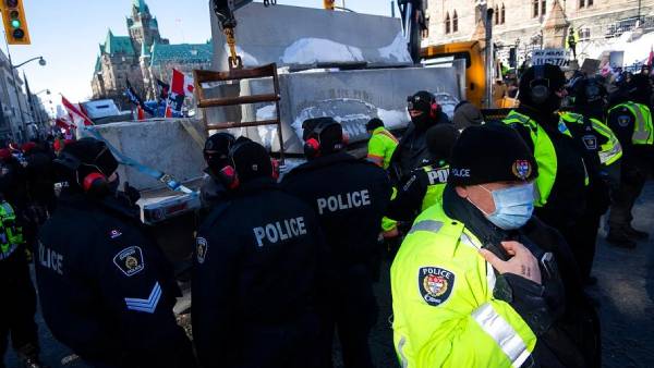 3 கல்லூரிகளில் இந்தியர்கள் 