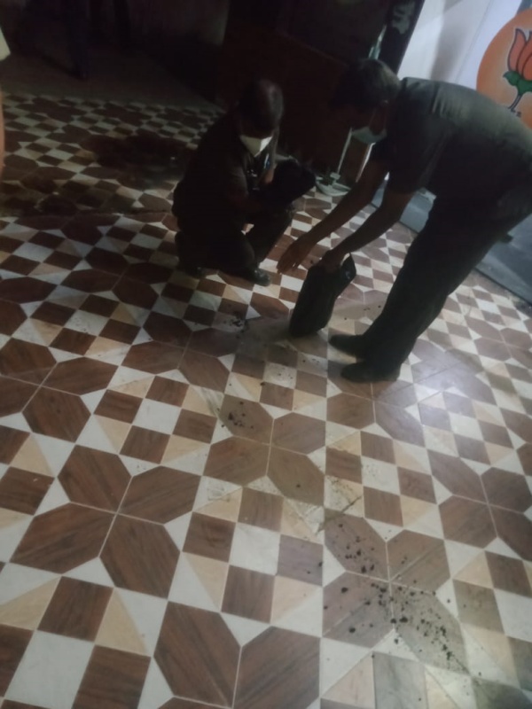 போலீசார் விசாரணை 