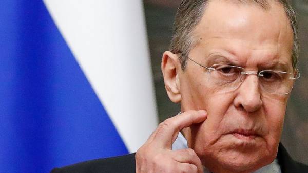 உதவிகள் வேண்டும் 