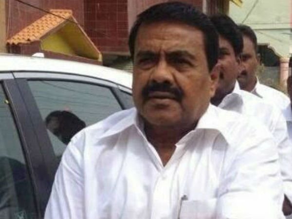 பதவி மாற்றப்பட்டதன் பின்னணி 