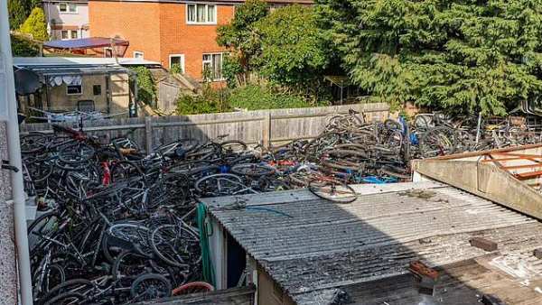 திருட்டு சைக்கிள்கள் சேகரிப்பு 