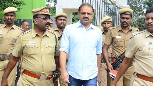 தியாகி போல சித்தரிப்பதா? 