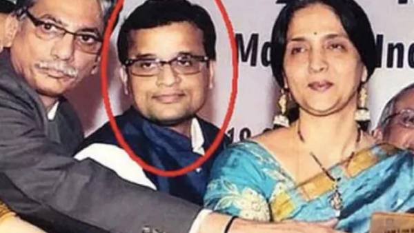 ஆனந்த் சுப்ரமணியன் கைது ஆனந்த் சுப்ரமணியன் கைது