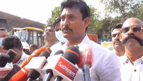  அன்பில் மகேஷ் 