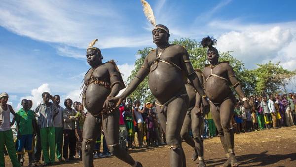 ரத்தம் கலந்த பால்